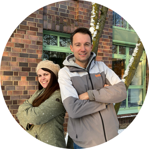 Darstellung des Projektteams: Christina Münster als Projektleitung und Robér Fuhrmann als Projektmitarbeiter